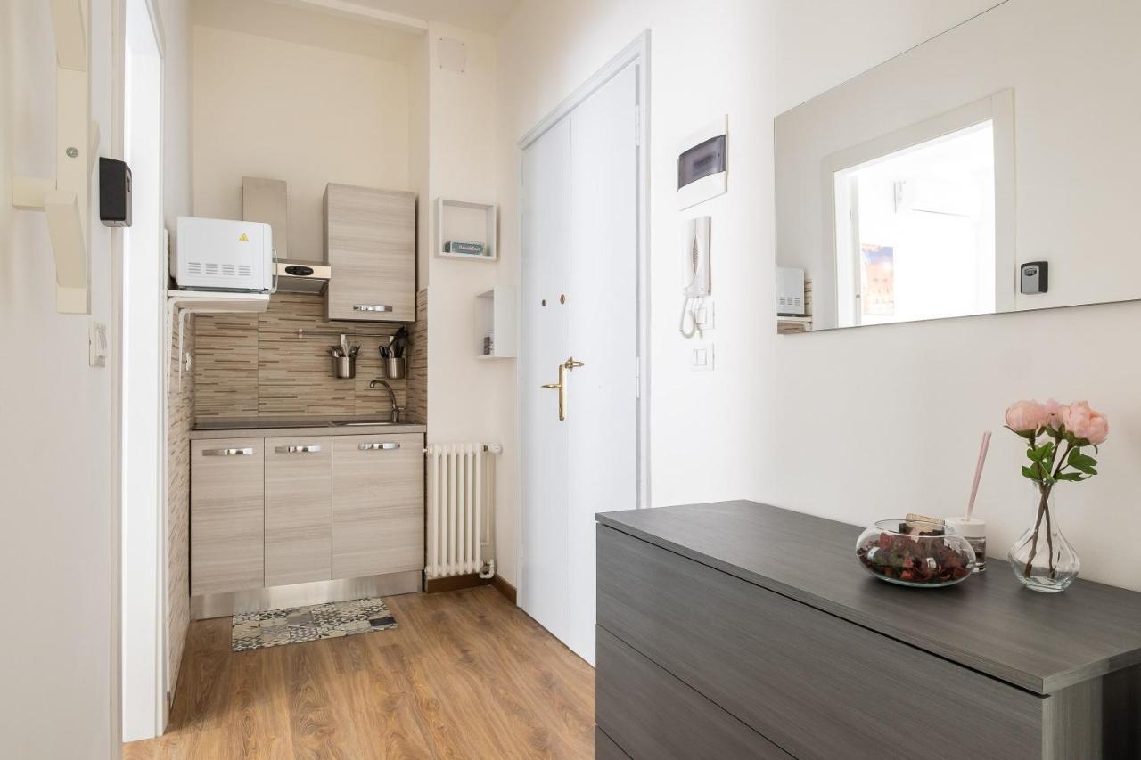 Studio 24 - Holiday & Business Apartment Bologna Luaran gambar